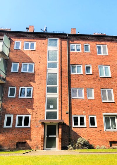 Klassische Zwei-Zimmer-Wohnung mit Balkon im beliebten Barmbek-Süd