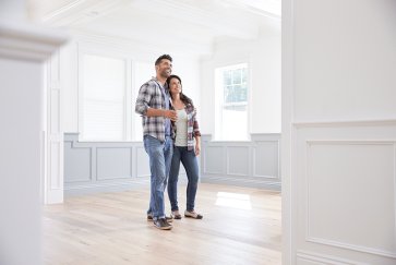 Wohnungsbesichtigung einer Altbauwohnung Wohnungsbesichtigung einer Altbauwohnung